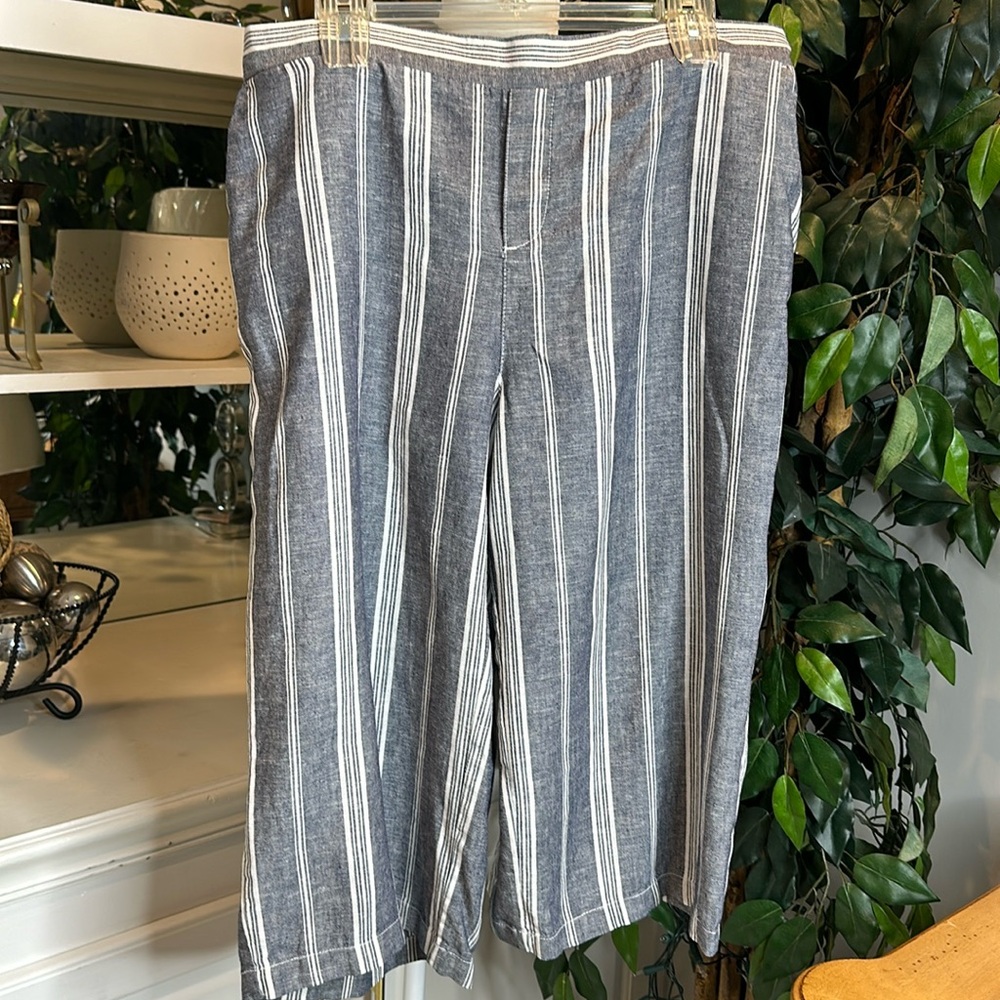 EUC Old Navy Blue:White Striped Wide Leg Cropped Linen Blend Pants, 12